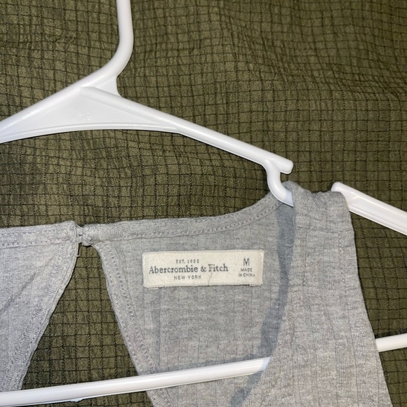 Abercrombie & Fitch grey open back sleeveless dress - Picture 3 of 5